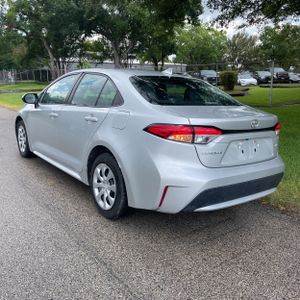 2022 Toyota COROLLA LE photo 5