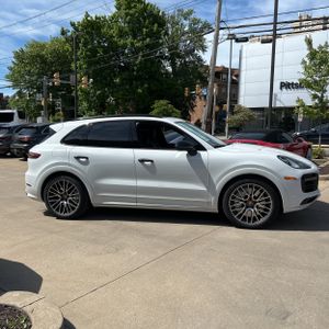 PORSCHE CAYENNE TURBO - 10