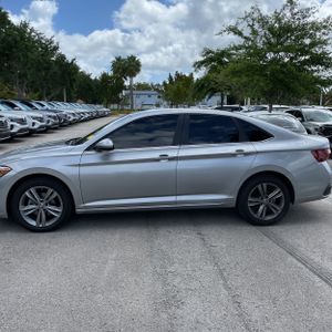 VOLKSWAGEN JETTA SE - 3