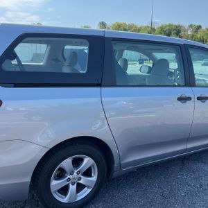 TOYOTA SIENNA - 9