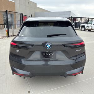 BMW IX XDRIVE50 - 7