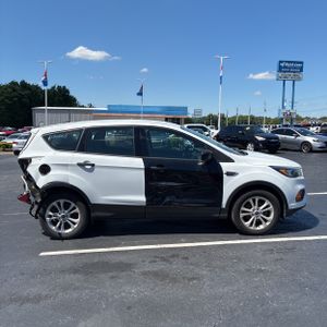 FORD ESCAPE S - 10