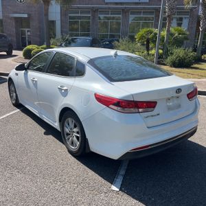 KIA OPTIMA LX - 5