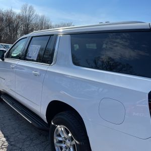 CHEVROLET SUBURBAN LT - 4