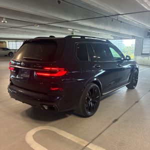 صورة 8 لـ 2023 BMW X7 XDRIVE40I