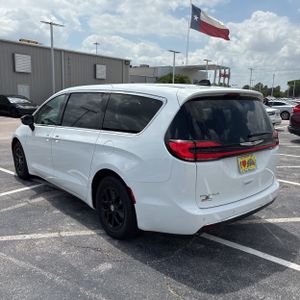 CHRYSLER PACIFICA TOURING L - 5