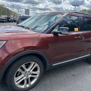 FORD EXPLORER XLT - 2