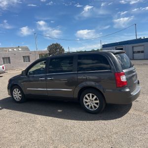 CHRYSLER TOWN AND COUNTRY TOURING - 3