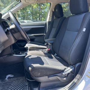 صورة مصغرة 32 لـ 2017 Mitsubishi OUTLANDER SE