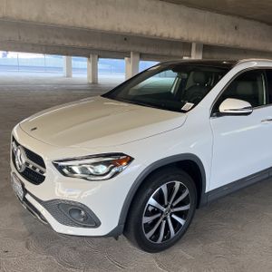2021 Mercedes-BENZ GLA photo 2