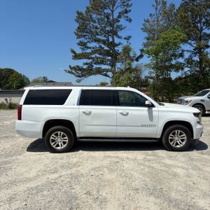 CHEVROLET SUBURBAN LT - 10