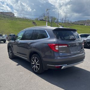 HONDA PILOT TOURING W/REAR CAPTAIN'S CHAIRS - 5