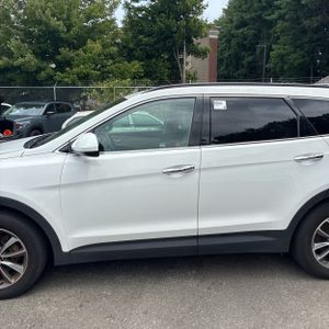 صورة 4 لـ 2017 Hyundai SANTA FE SE