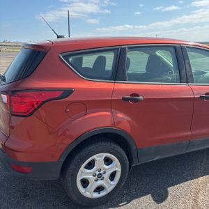 FORD ESCAPE S - 9