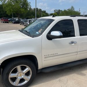 CHEVROLET SUBURBAN - 2