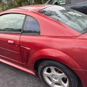 FORD MUSTANG BASE - 6