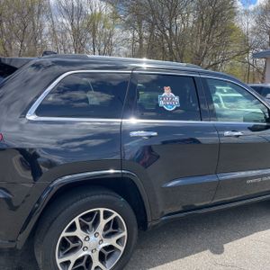 JEEP GRAND CHEROKEE OVERLAND - 9