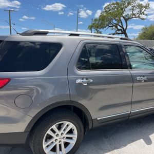 FORD EXPLORER XLT - 9