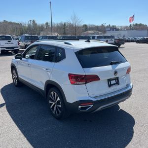 VOLKSWAGEN TAOS SE 4MOTION - 5