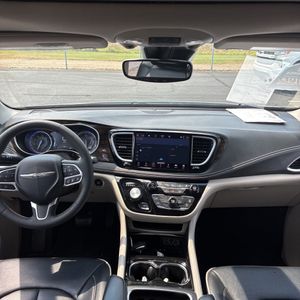 2022 Chrysler PACIFICA LIMITED — миниатюра 39