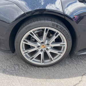 2019 Porsche PANAMERA 4 缩略图 19