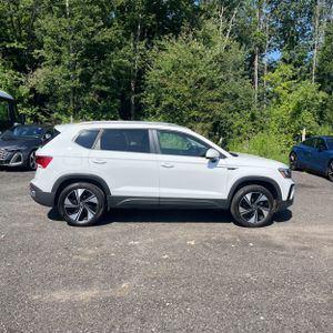 صورة 10 لـ 2024 Volkswagen TAOS SE 4MOTION