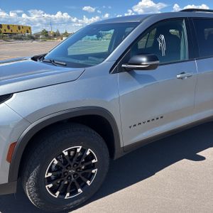 2025 Chevrolet TRAVERSE Z71 照片 2
