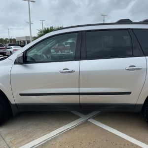 CHEVROLET TRAVERSE LS - 4