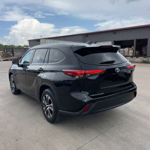 صورة 5 لـ 2020 Toyota HIGHLANDER XLE