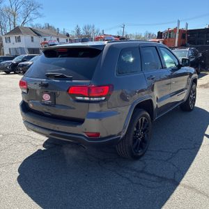 JEEP GRAND CHEROKEE LAREDO X - 8