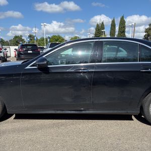 MERCEDES-BENZ E-CLASS - 4