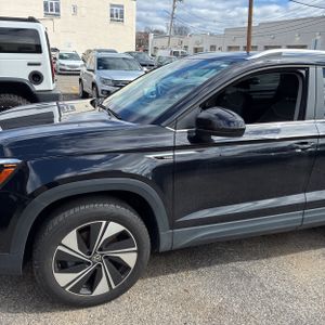 VOLKSWAGEN TAOS SE 4MOTION - 2