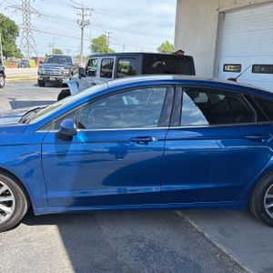 FORD FUSION SE - 4