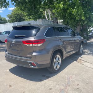 صورة 8 لـ 2017 Toyota HIGHLANDER LIMITED