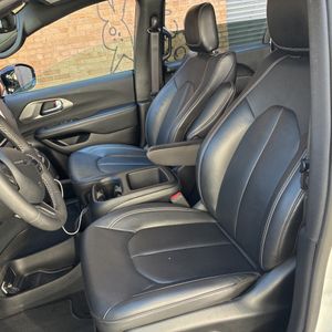 صورة 32 لـ 2025 Chrysler PACIFICA SELECT
