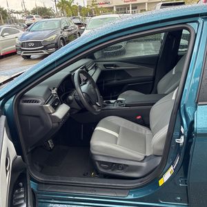 2025 Toyota CAMRY SE thumbnail 32