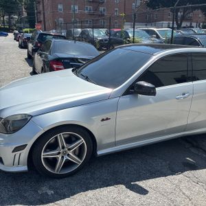 2010 Mercedes-BENZ E-CLASS AMG 照片 2
