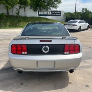 FORD MUSTANG GT DELUXE - 7