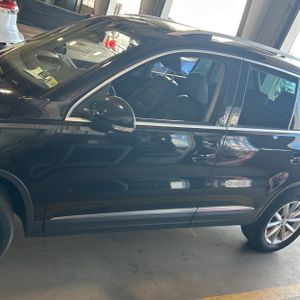 VOLKSWAGEN TIGUAN 2.0T WOLFSBURG EDITION - 4