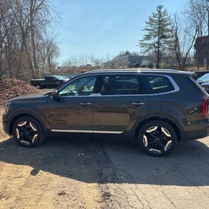 KIA TELLURIDE S - 3