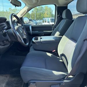2009 Chevrolet SILVERADO 2500HD LT — фото 32