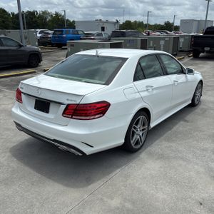 صورة 8 لـ 2016 Mercedes-BENZ E-CLASS