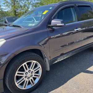 CHEVROLET TRAVERSE LT - 2