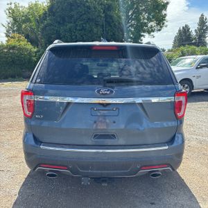 FORD EXPLORER XLT - 7