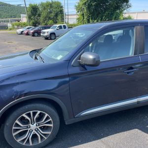 2018 Mitsubishi OUTLANDER ES — фото 2