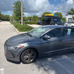 2018 Hyundai ELANTRA SEL — фото 2
