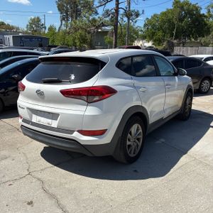 HYUNDAI TUCSON SE - 8