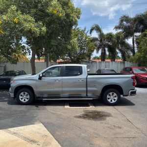 2024 Chevrolet SILVERADO 1500 LT — фото 3