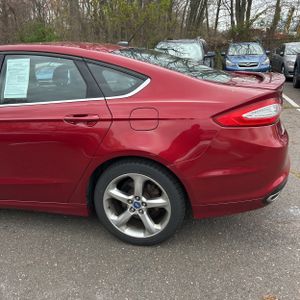 FORD FUSION SE - 6