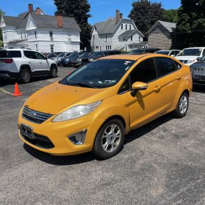 FORD FIESTA SEL - 1